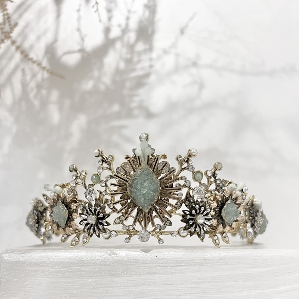 Tiara Jara de Esther