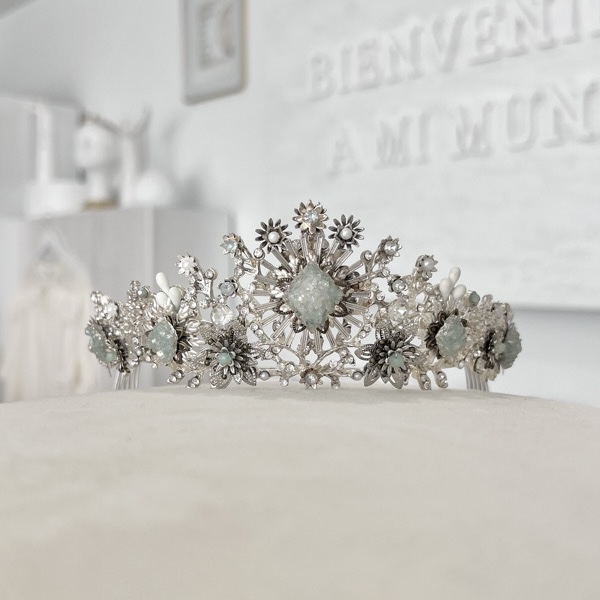 Tiara de Laura Cha